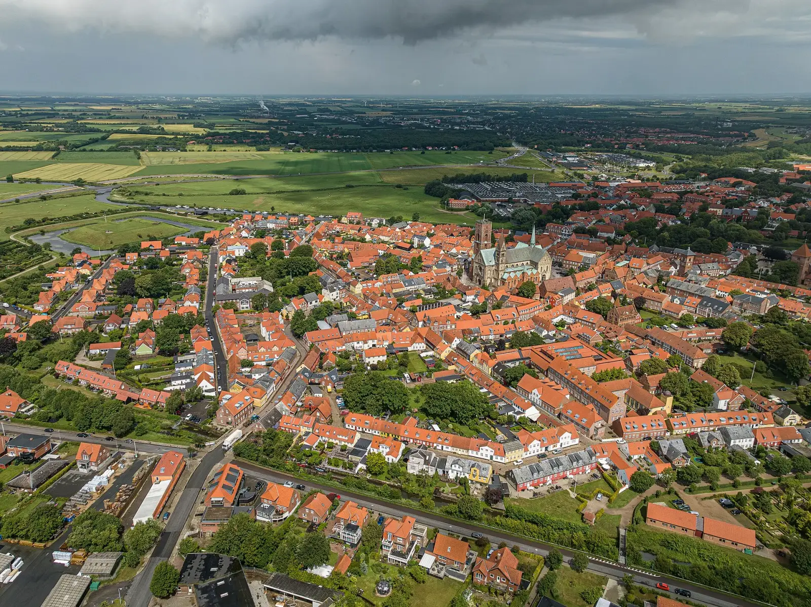 Historische Straße in Ribe, Dänemarks ältester Stadt.
