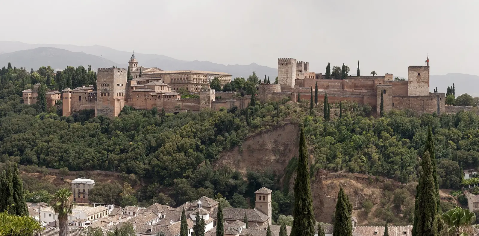 Alhambra in Granada — UNESCO-Welterbe in Andalusien.