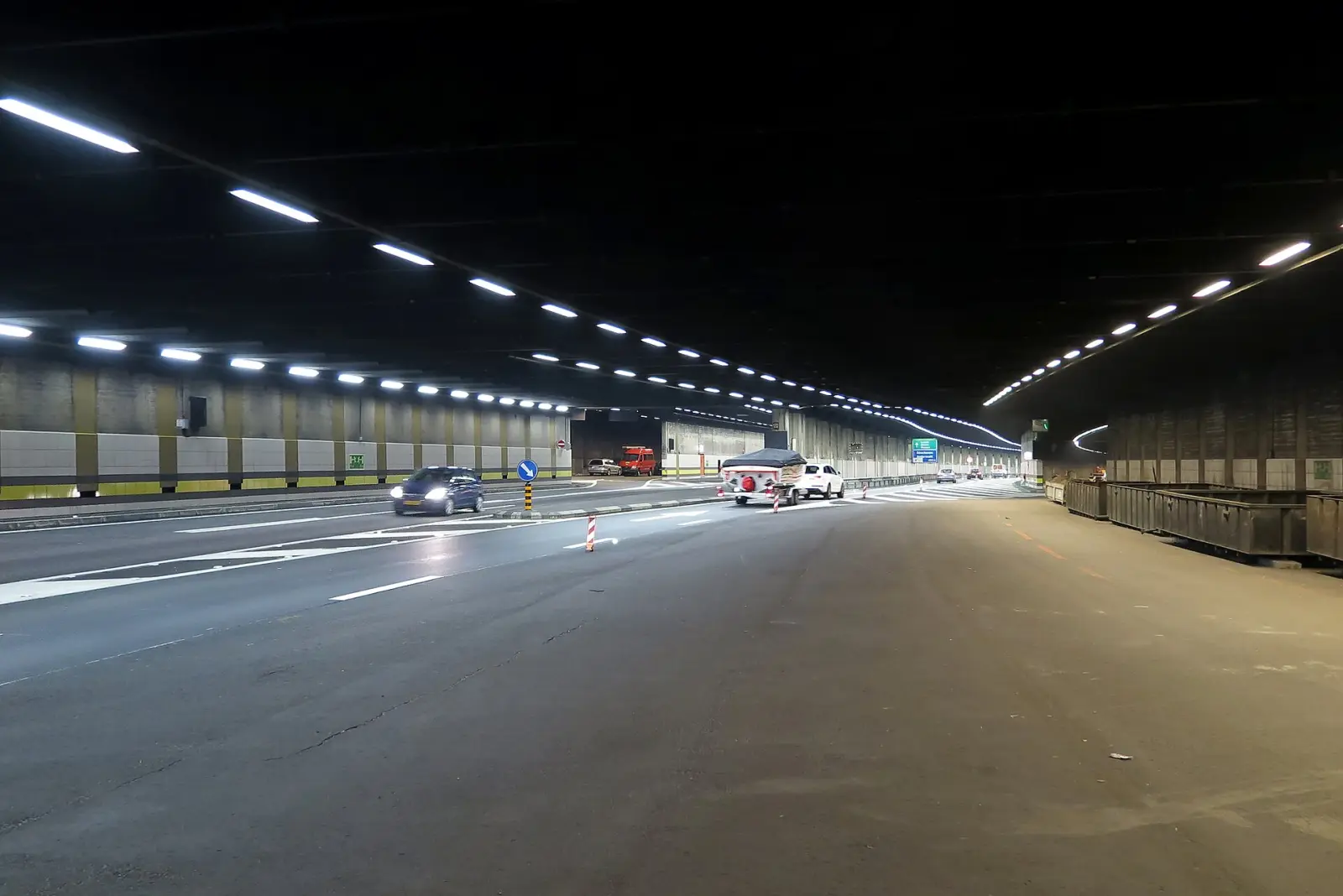 Gotthard-Tunnel Schweiz — Hauptanreise nach Italien-Süden.